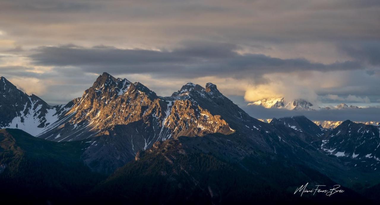 Le Bacchu Ber Bed & Breakfast Briancon  Exterior photo