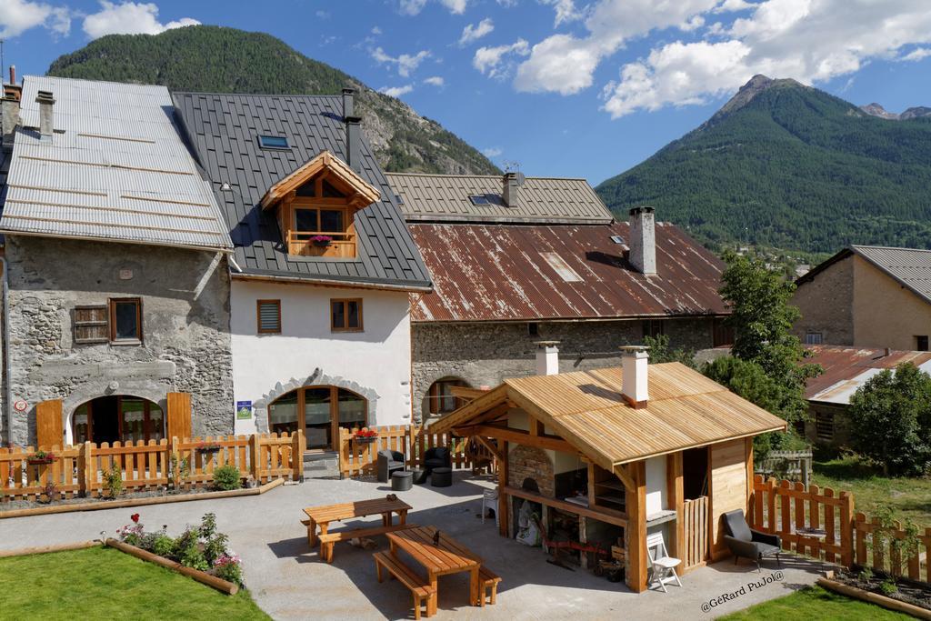 Le Bacchu Ber Bed & Breakfast Briancon  Exterior photo